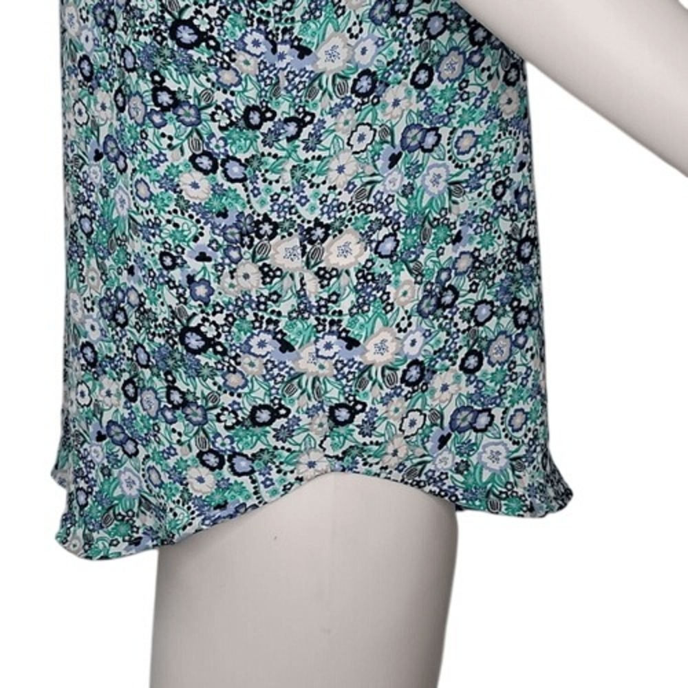 Roz & Ali‎ Blue & Green Floral V-Neck Blouse - Picture 7 of 13